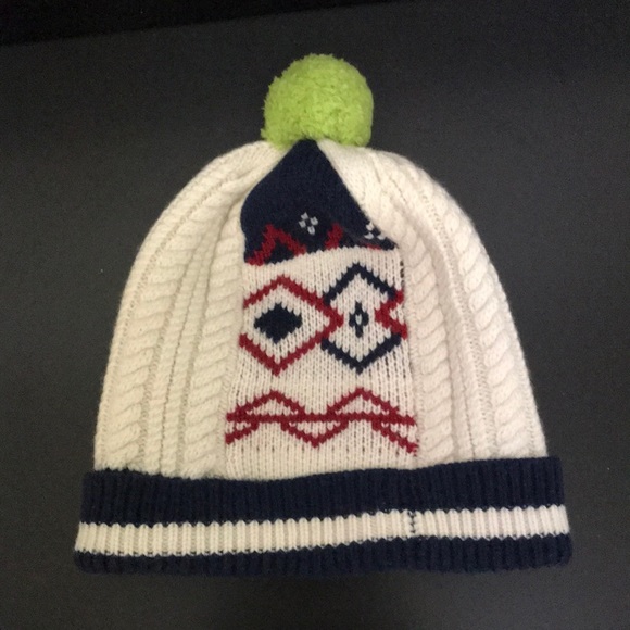 NWOT Burberry Pom Pom Hat